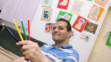 El artista sanjuanino que deslumbra a pesar de haber sufrido un ACV