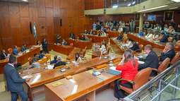 Definieron qué diputados recibirán a Orrego adentro y afuera de la Legislatura de San Juan Definieron qué diputados recibirán a Orrego adentro y afuera de la Legislatura de San Juan