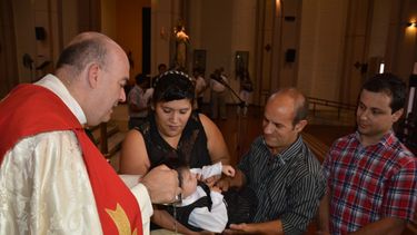 En la Catedral bautizaron a los 5 ahijados de Cristina Fernández