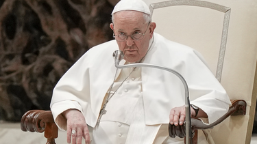 El papa Francisco aún no está fuera de peligro, pero no corre riesgo de muerte
