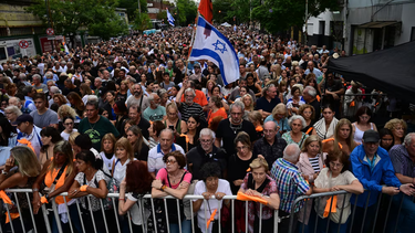 Acto en repudio al asesinato de la familia Bibas: La AMIA exigió la inmediata liberación de todos los secuestrados