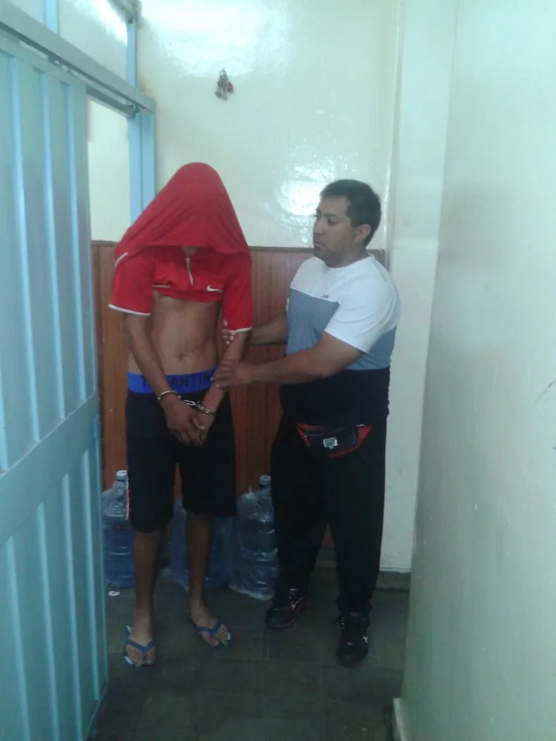 Así terminaba el "Tarta" en 2015, tras encañonar remiseros para robarles. Así terminaba el "Tarta" en 2015, tras encañonar remiseros para robarles.