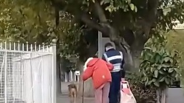 El gesto de un policía sanjuanino que se hizo viral.