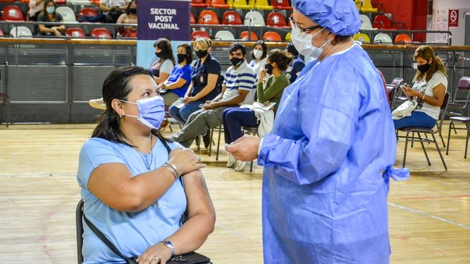 Atención: abrieron la vacunación de segunda dosis para docentes, ¿cuándo y cómo?