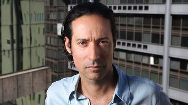 Un legislador del Pro presenta un libro sobre política