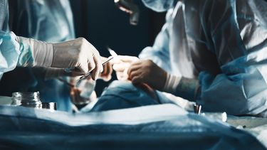 Cuando más trabajan, los cirujanos sanjuaninos casi no cobran