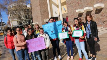 Los que apoyan al cura acusado de abuso dijeron que “no creen en la denuncia”