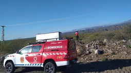 Sólo se mantiene un foco activo del incendio en Valle Fértil y afirman que no hay riesgos de daños materiales.