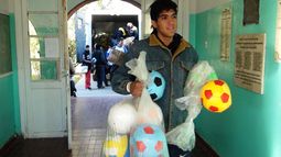 Vialidad Nacional entregó donaciones a escuela apadrinada