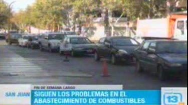 Por el fin de semana largo volvieron las filas para cargar combustible