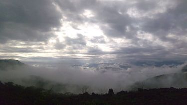Máxima de 33º y probabilidad de chaparrones y tormentas