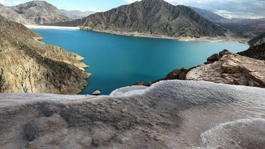 Los lugares escondidos de la ruta de los diques que se ven haciendo kayak