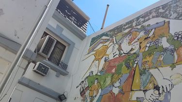La historia de un famoso edificio céntrico que le “robaron” a la Provincia