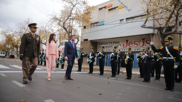 En medio del viento Zonda y selfies con la gente, Marcelo Orrego festejó los 462 años de San Juan