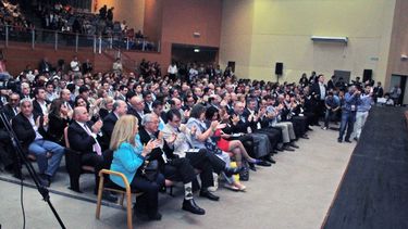 Con 1.000 personas presentes, empezó el Congreso Municipalista