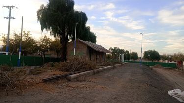 Reviven una centenaria casilla ferroviaria de madera que vio sueños de inmigrantes y que revolucionó a Villa Aberastain