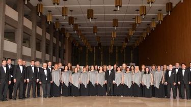 El Coro Universitario y la Banda del RIM 22, juntos en un concierto solidario