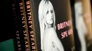 En el cumple de Britney Spears, qué pasó con la venta de su libro en San Juan