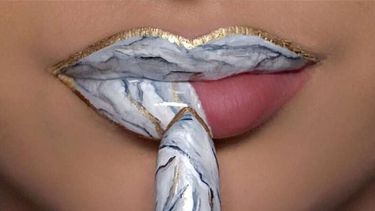 Labios con efecto marmolado, la última tendencia