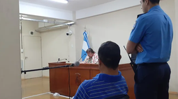 Cuatro años de prisión para un caucetero que abusaba de la sobrina cada vez que la sacaba a pasear Cuatro años de prisión para un caucetero que abusaba de la sobrina cada vez que la sacaba a pasear