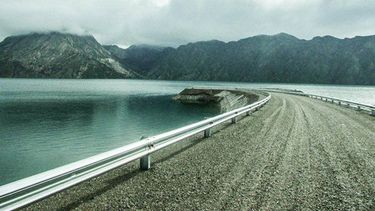 Mirá la imperdible galería de fotos de la obra casi lista del camino del perilago