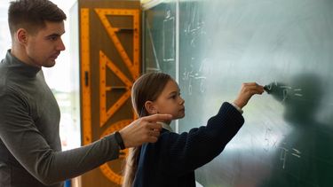 Las cinco fases del desarrollo cerebral y el dato inesperado sobre la adolescencia