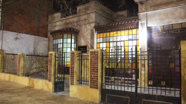 Con el arte en los cimientos