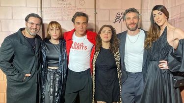 El sanjuanino que deslumbró con un look al rojo vivo en la premiere de En el barro