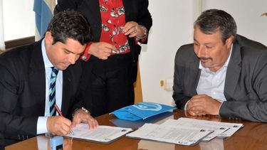 Santa Lucía y la UNSJ se unen para digitalizar información clave del departamento