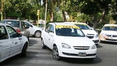 Llaman a concurso por más de 400 licencias de taxi y remis