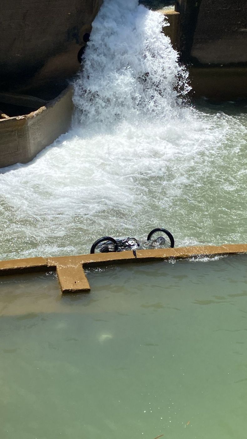 Muerte en la usina de la Costanera: hallaron la moto del joven y toma fuerza la hipótesis de un siniestro vial