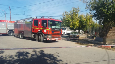 Una mujer y su hija evacuadas en Chimbas tras la rotura de un caño de gas