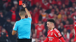 Nueva regla en el fútbol: los jugadores que se tapen la boca al discutir con un rival serán expulsados Nueva regla en el fútbol: los jugadores que se tapen la boca al discutir con un rival serán expulsados