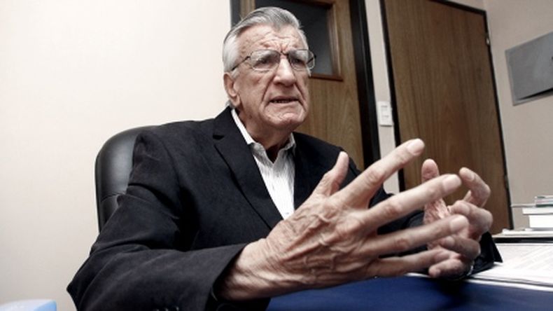 José Luis Gioja se someterá a una nueva intervención para reemplazar su  marcapasos