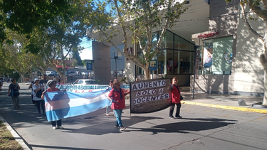 Alto acatamiento durante el cuarto día de paro de docentes autoconvocados en San Juan