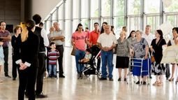 Con gran convocatoria, siguen las visitas guiadas en el Teatro del Bicentenario