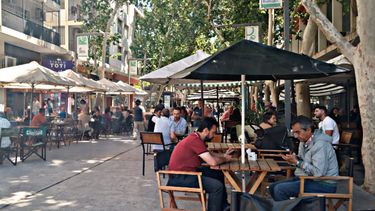 Intensa actividad y gran concurrencia: así se vio el centro sanjuanino luego de las elecciones