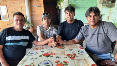 Electricistas, cantantes y amigos solidarios, los Chicos de la Noche