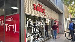 Adiós a un clásico: cierra una de las sucursales más emblemáticas de Calzados Sáenz Adiós a un clásico: cierra una de las sucursales más emblemáticas de Calzados Sáenz