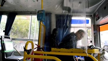 ¿Viajás en bondi? Si no cumplen con estas medidas, podría haber sanciones