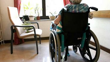 Analizan qué variante generó el brote de Covid-19 en el geriátrico de Capital