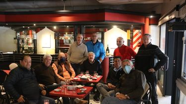 El último adiós de la mesa larga de Freud