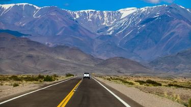 El Paso de Agua Negra para cruzar a Chile, ubicado en Iglesia, hoy es la única vía binacional en desarrollo.