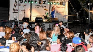 Un festejo con música y solidaridad en el Parque de Mayo