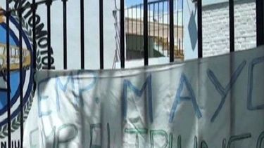 Arde la interna en la UTA: disparan contra el líder de la manifestación