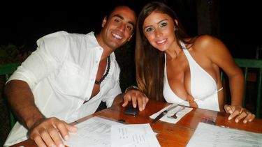 Casamiento caribeño para la chica Reef y el chico Hard Rock
