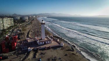 La imponente vista desde el aire de las vedettes La Serena: playa, atracciones y el Faro