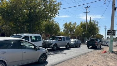 Las colas se extendieron durante gran parte de la mañana en la prolongación de Sargento Cabral (Ex Coll) en su intersección a Av. Libertador San Martín en el comienzo de la Ruta del Sol.