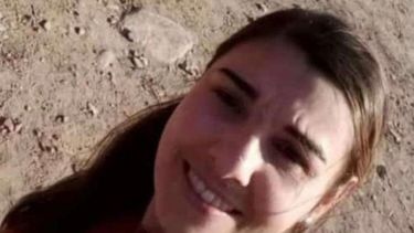 Se estrelló contra un poste en Caucete y ahora lucha por su vida