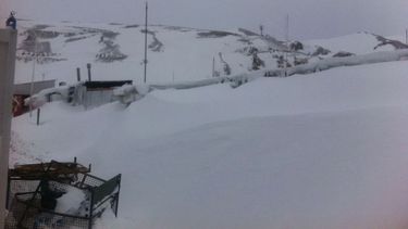 Abajo sol, y arriba, nieve: mirá cómo está hoy Veladero